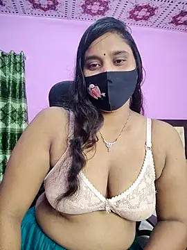 Snapshot of Hot_Maleka chatting on 10/21/25, 02:29 Hot Maleka online show from 10/21/25, 02:29