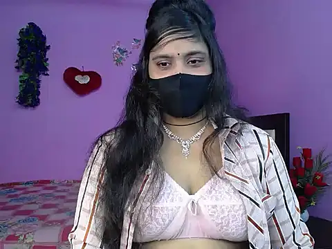 Hot Maleka online show from 05/25/26, 05:19