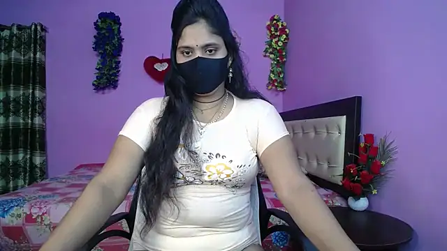 Hot Maleka online show from 06/12/26, 05:01