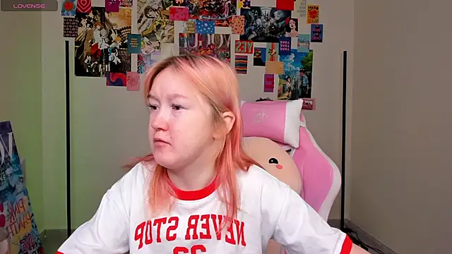 Sara Robinson online show from 03/06/25, 03:02