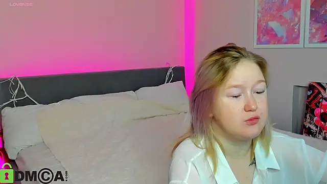 Sara Robinson online show from 10/13/25, 02:44