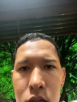 Snapshot of Yolngg chatting on 10/11/25, 03:50 Yolngg online show from 10/11/25, 03:50