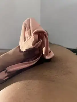 Snapshot of Yolngg chatting on 10/13/25, 06:02 Yolngg online show from 10/13/25, 06:02