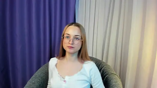 Snapshot of Tiffanyhunt chatting on 01/09/25, 02:29 Tiffanyhunt online show from 01/09/25, 02:29