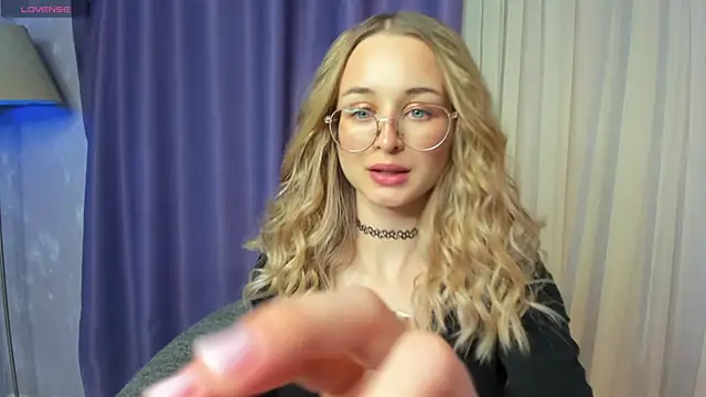 Tiffanyhunt online show from 02/01/25, 03:07