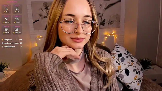 Tiffanyhunt online show from 03/21/25, 05:23