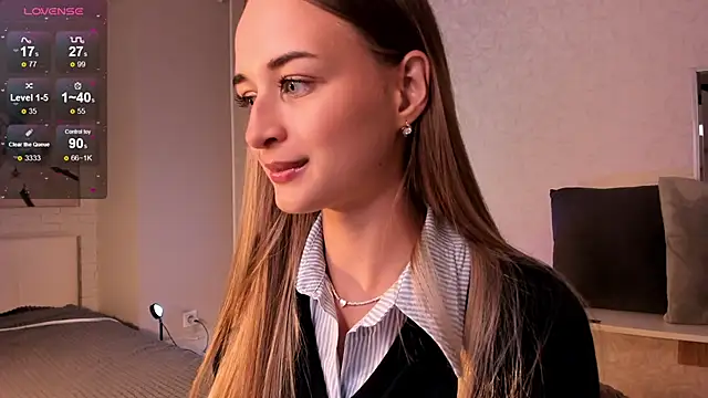 Tiffanyhunt online show from 10/14/25, 01:23