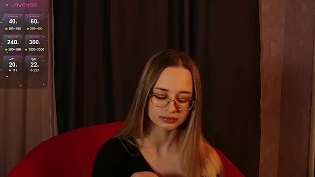 Tiffanyhunt online show from 03/06/26, 03:08