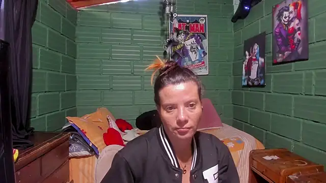 Snapshot of DanaaRey chatting on 07/11/26, 11:02 DanaaRey online show from 07/11/26, 11:02