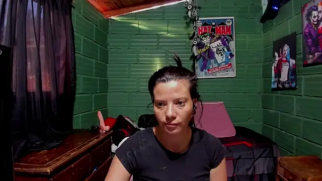 Snapshot of DanaaRey chatting on 07/16/26, 11:27 DanaaRey online show from 07/16/26, 11:27