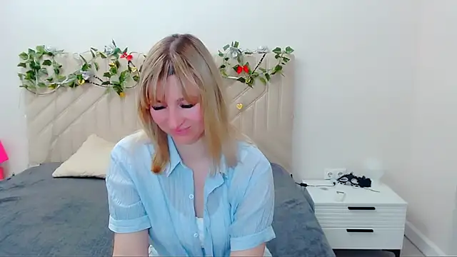Snapshot of Incredible_Ariela chatting on 05/08/26, 09:25 Incredible Ariela online show from 05/08/26, 09:25