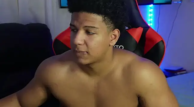 Snapshot of May_Dylan1 chatting on 12/11/24, 04:53 May Dylan1 online show from 12/11/24, 04:53