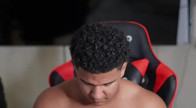 Snapshot of May_Dylan1 chatting on 12/17/24, 03:28 May Dylan1 online show from 12/17/24, 03:28