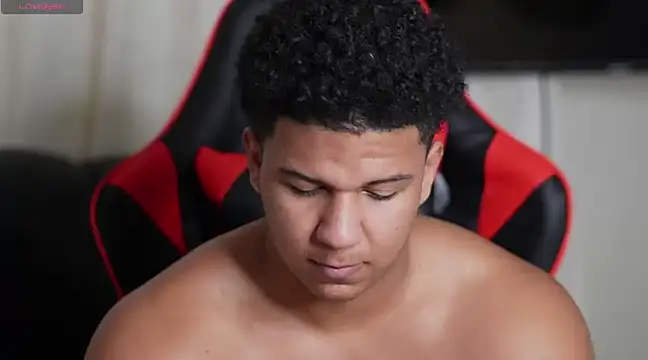 Snapshot of May_Dylan1 chatting on 12/18/24, 05:26 May Dylan1 online show from 12/18/24, 05:26