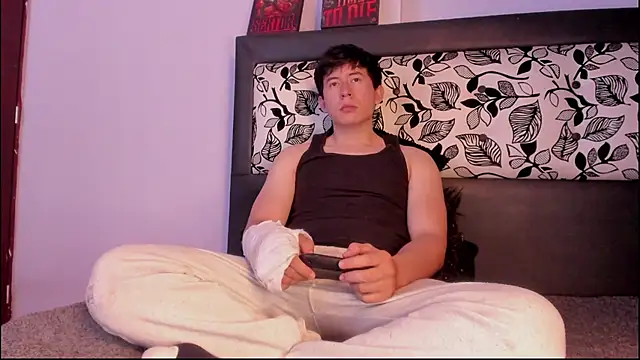 Snapshot of setsuna10 chatting on 10/22/25, 12:44 setsuna10 online show from 10/22/25, 12:44