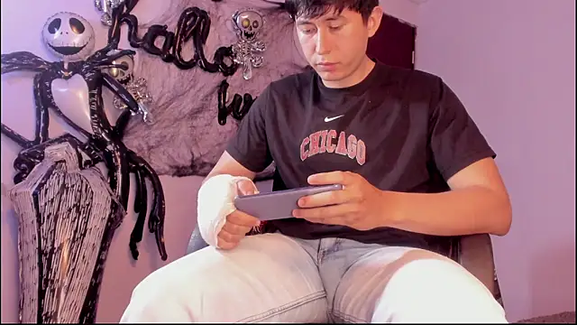 Snapshot of setsuna10 chatting on 10/24/25, 02:52 setsuna10 online show from 10/24/25, 02:52