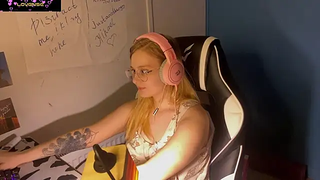 Snapshot of JacyWinslat chatting on 03/03/25, 07:28 JacyWinslat online show from 03/03/25, 07:28
