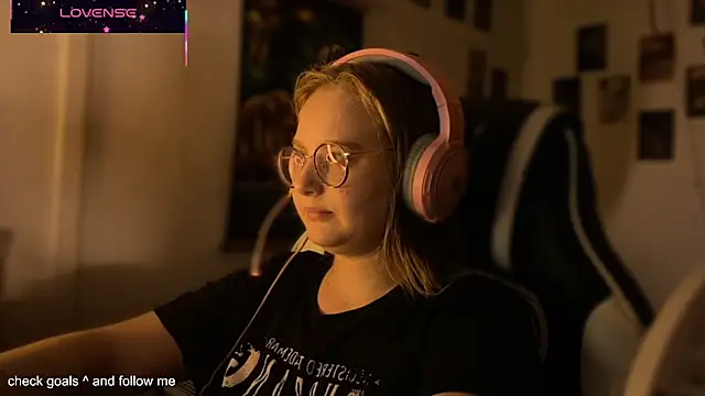 JacyWinslat online show from 10/23/25, 05:33