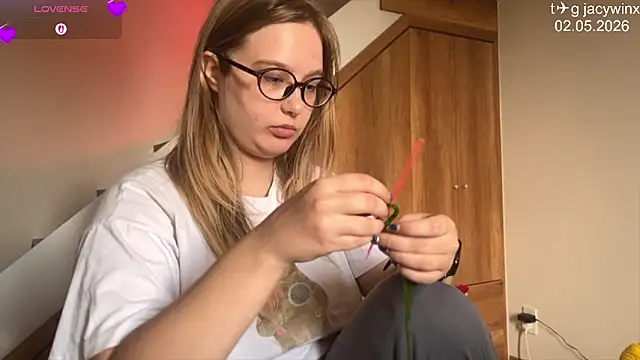 JacyWinslat online show from 05/03/26, 07:58