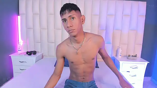 Nick Collins18 online show from 02/16/25, 06:54