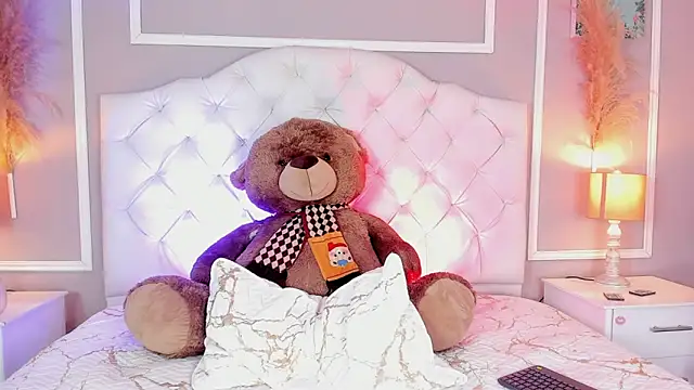 evelyn evony online show from 12/12/24, 08:14