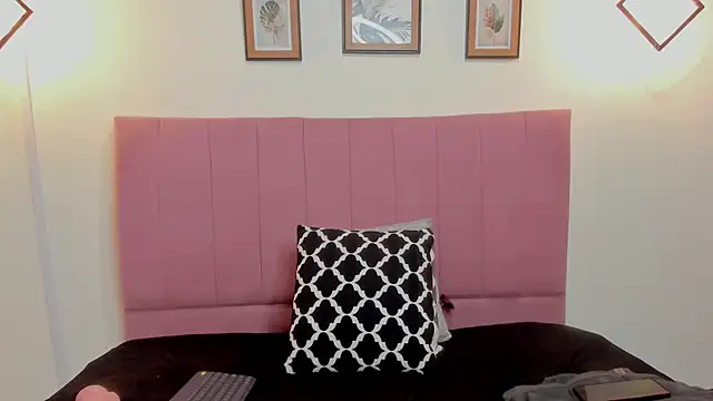 KRYSTENMOON online show from 03/16/25, 11:27