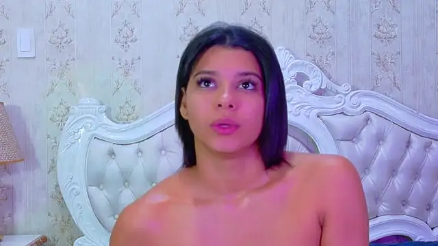 TiaraRosse online show from 10/12/25, 05:06