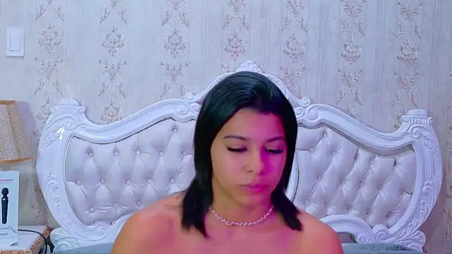 TiaraRosse online show from 10/23/25, 12:37