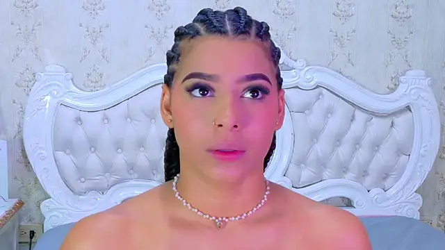 TiaraRosse online show from 11/26/25, 01:01