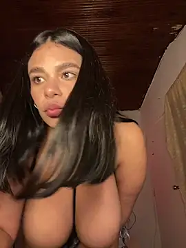 Snapshot of Isabella_boobd chatting on 01/06/26, 02:15 Isabella boobd online show from 01/06/26, 02:15