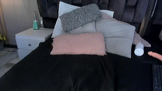 Snapshot of estefania__gomez chatting on 03/05/25, 12:27 estefania gomez online show from 03/05/25, 12:27