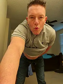 Bigtater1999 online show from 04/19/26, 07:49