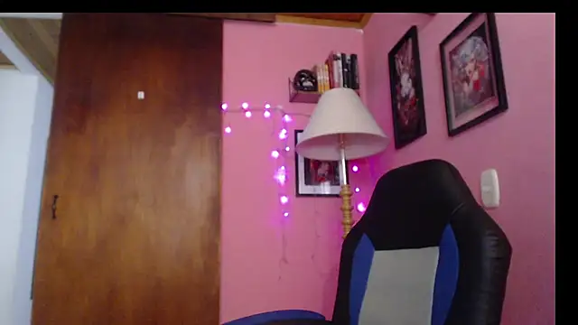 bunnyemilyrose36 online show from 12/13/24, 09:09