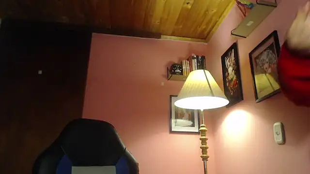 bunnyemilyrose36 online show from 02/12/25, 08:06