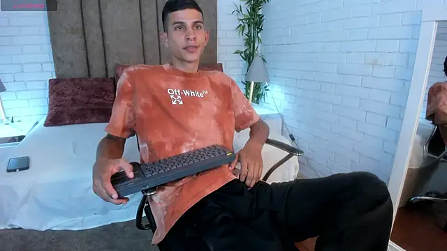 Aaron Scoot online show from 12/20/24, 11:16