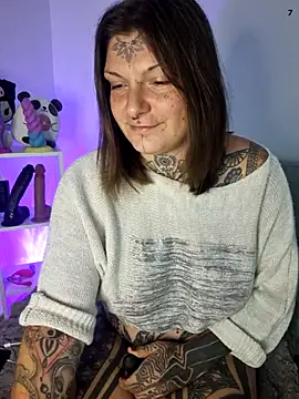 lizzardqueeen online show from 11/08/25, 07:12