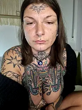 lizzardqueeen online show from 11/15/25, 04:10