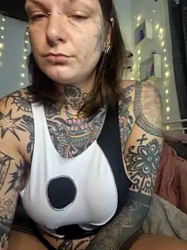 lizzardqueeen online show from 12/14/25, 11:53