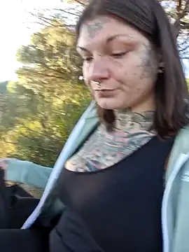 lizzardqueeen online show from 01/06/26, 04:21