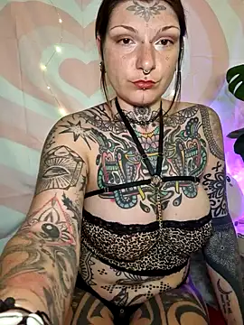 lizzardqueeen online show from 03/05/26, 07:21