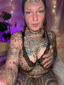 lizzardqueeen online show from 03/31/26, 04:46