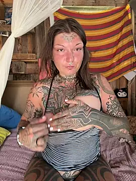 lizzardqueeen online show from 08/02/26, 04:05