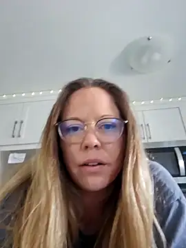 MissyLovexxx online show from 12/28/24, 04:20