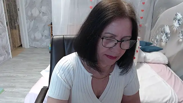 Snapshot of OlgaHottie chatting on 06/08/26, 11:38 OlgaHottie online show from 06/08/26, 11:38