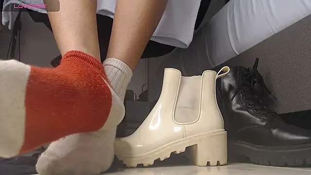 alma fenix online show from 02/20/25, 03:19