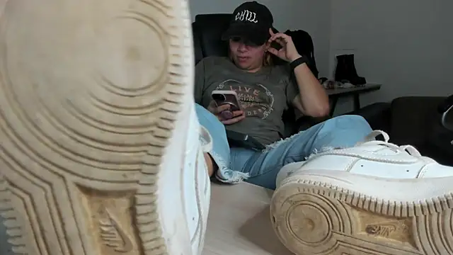 alma fenix online show from 03/27/26, 08:26