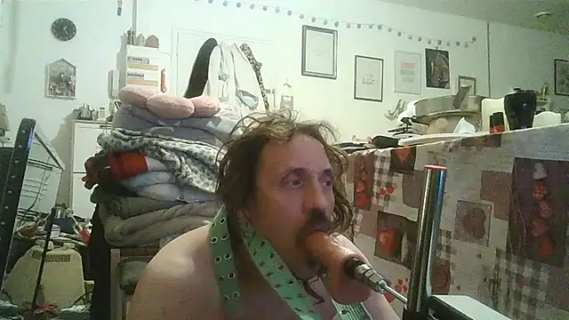 cyril020202 online show from 11/02/25, 11:29