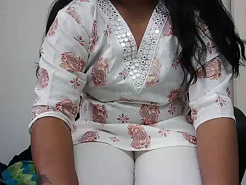 Yamini 01 online show from 05/30/26, 12:57