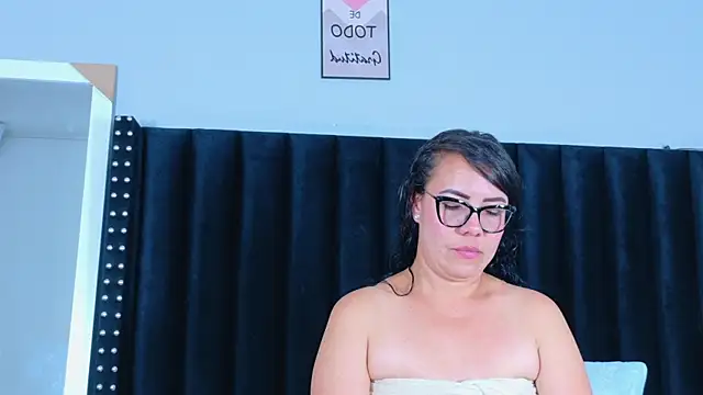 hotlatinateacher online show from 02/10/26, 06:45