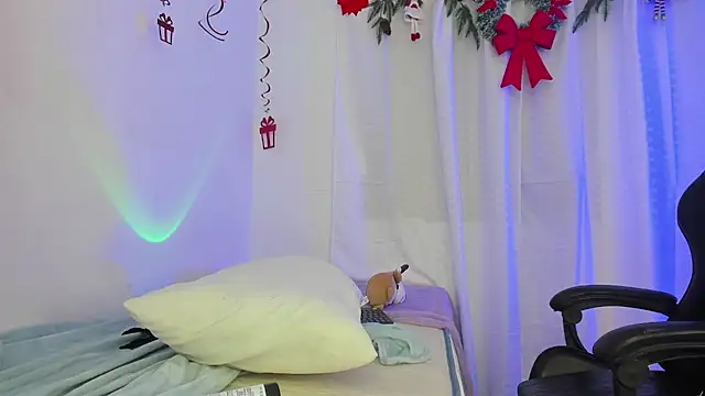 Snapshot of Lia_Petite1 chatting on 01/09/25, 02:01 Lia Petite1 online show from 01/09/25, 02:01